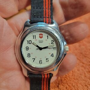 Vintage 1990s Victorinox Swiss Army Officers Field watch